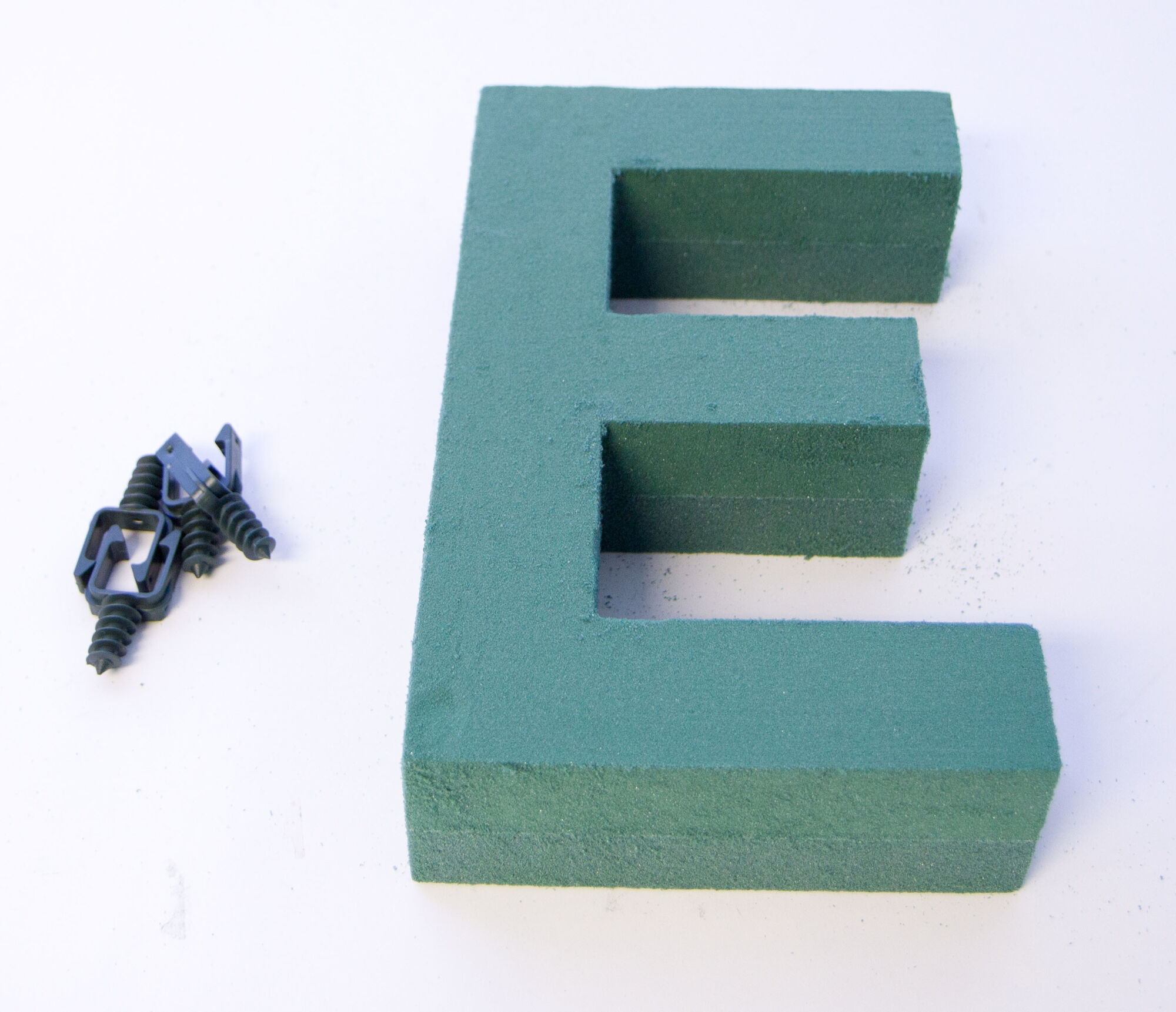 Oasis Foam Frame Letter - E