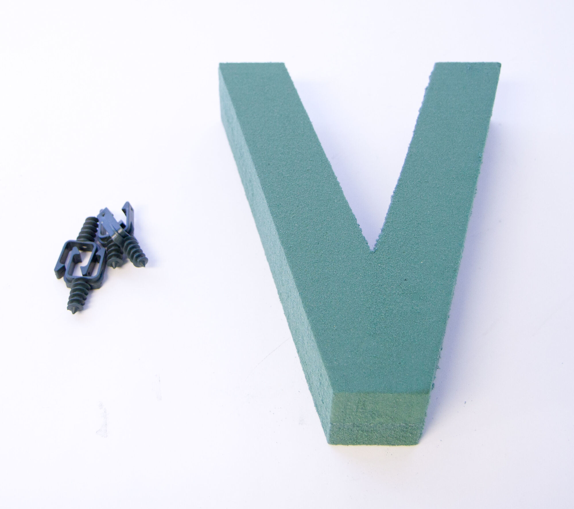 Oasis Foam Frame Letter - V