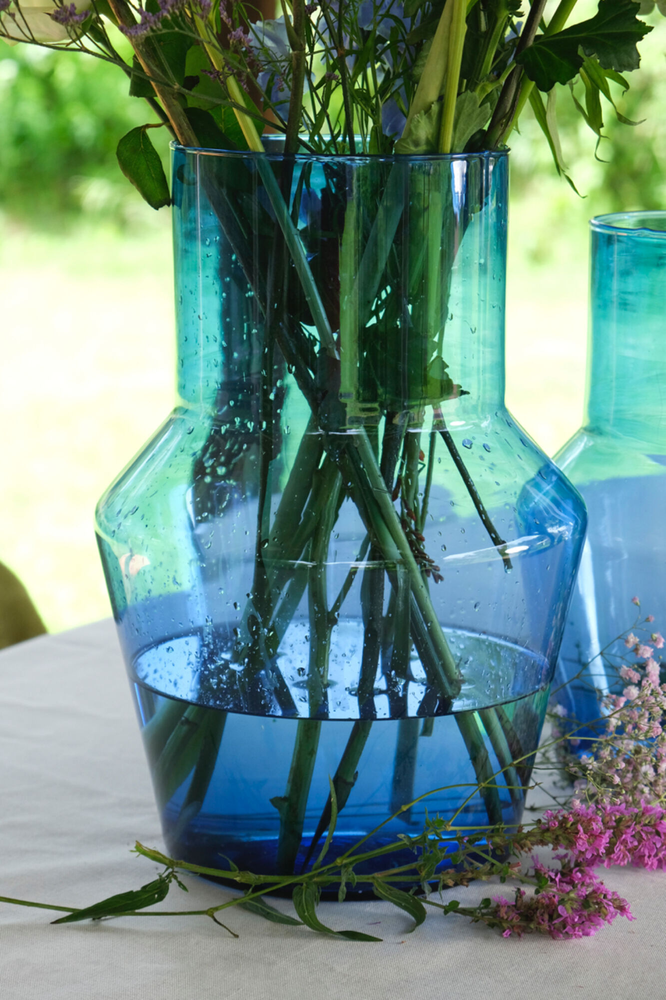 Evie mondgeblazen Recycled Vaas blauw