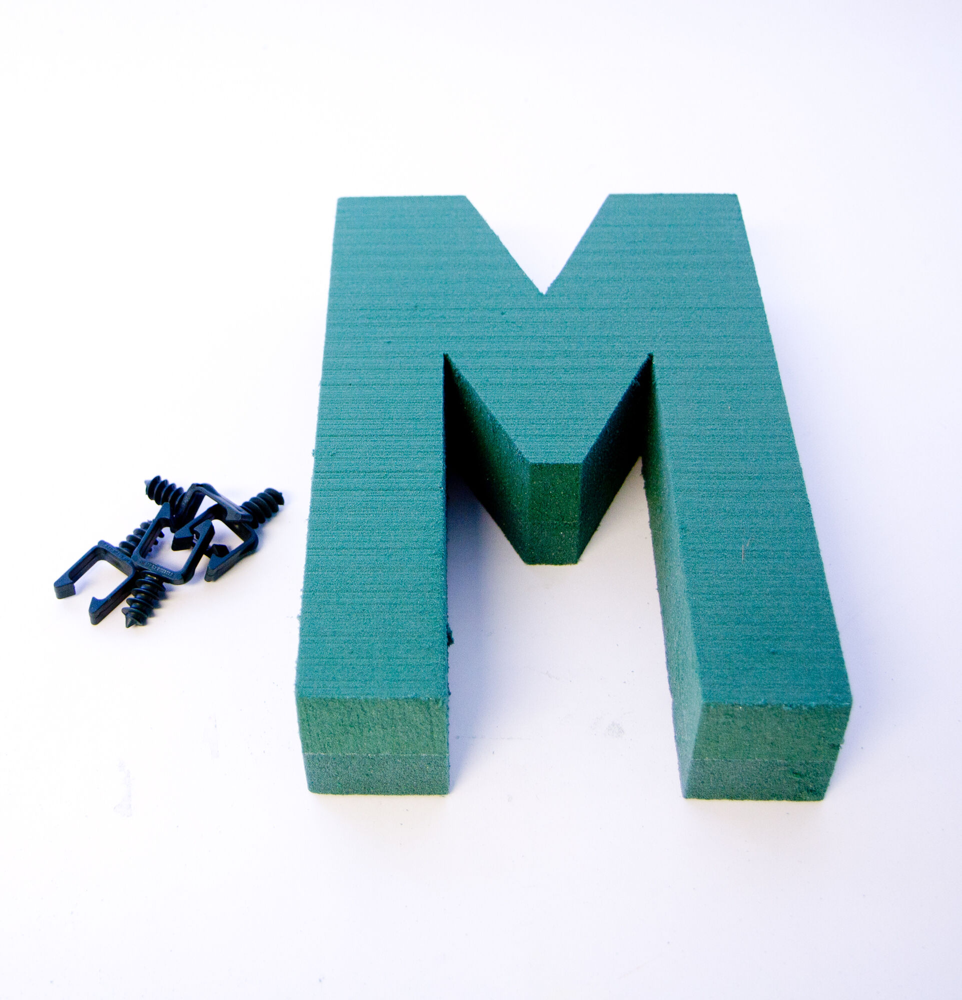 Oasis Foam Frame Letter - M